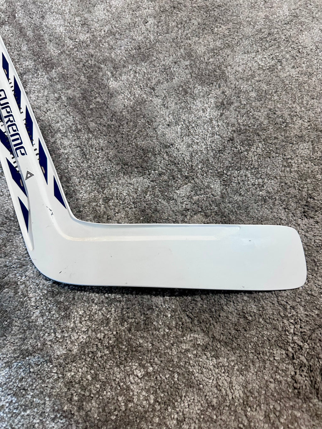 NCAA Bauer Shadow Full Right 24" White Pro Stock Goalie Stick #2