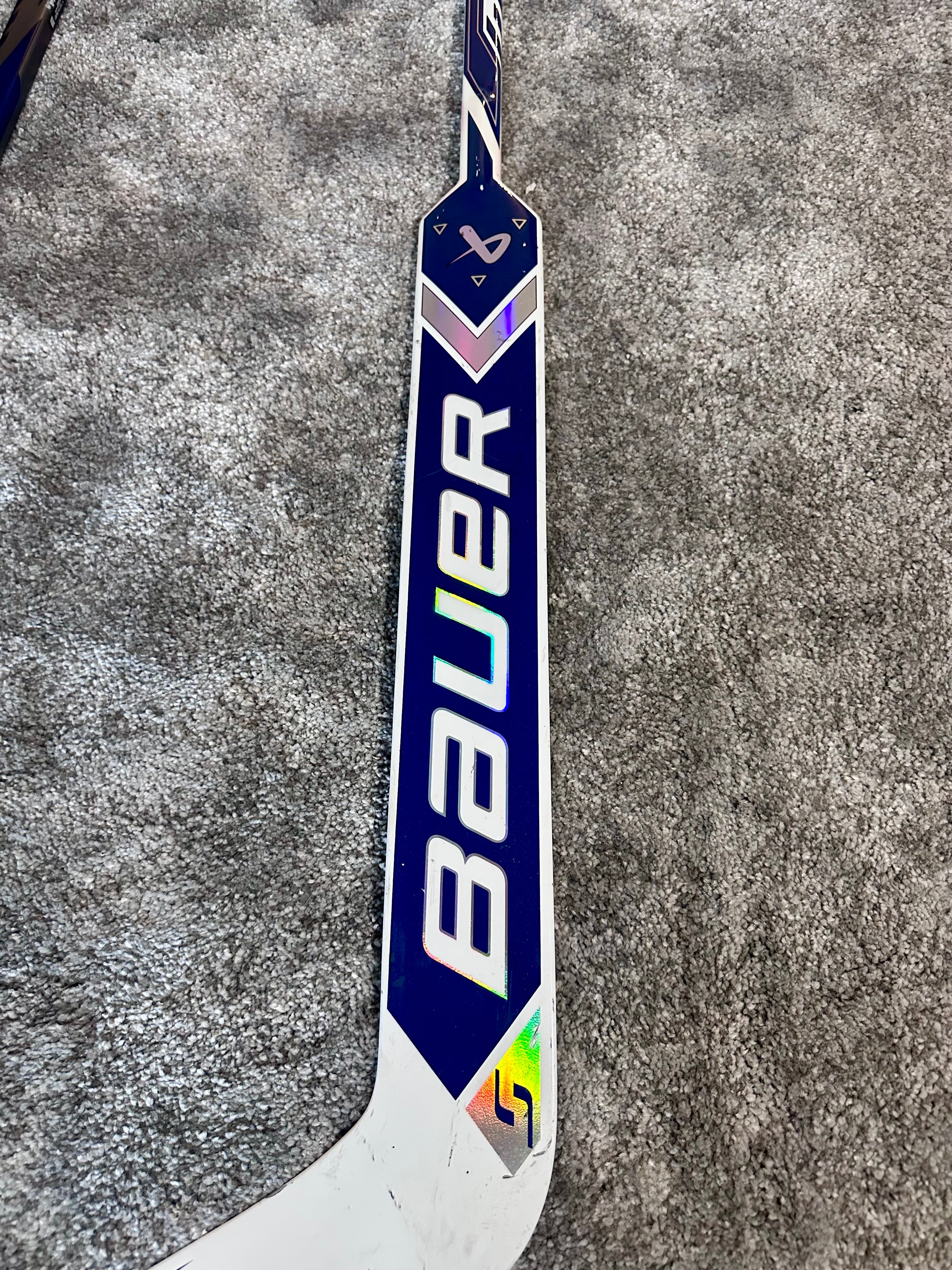 NCAA Bauer Shadow Full Right 24" White Pro Stock Goalie Stick #7