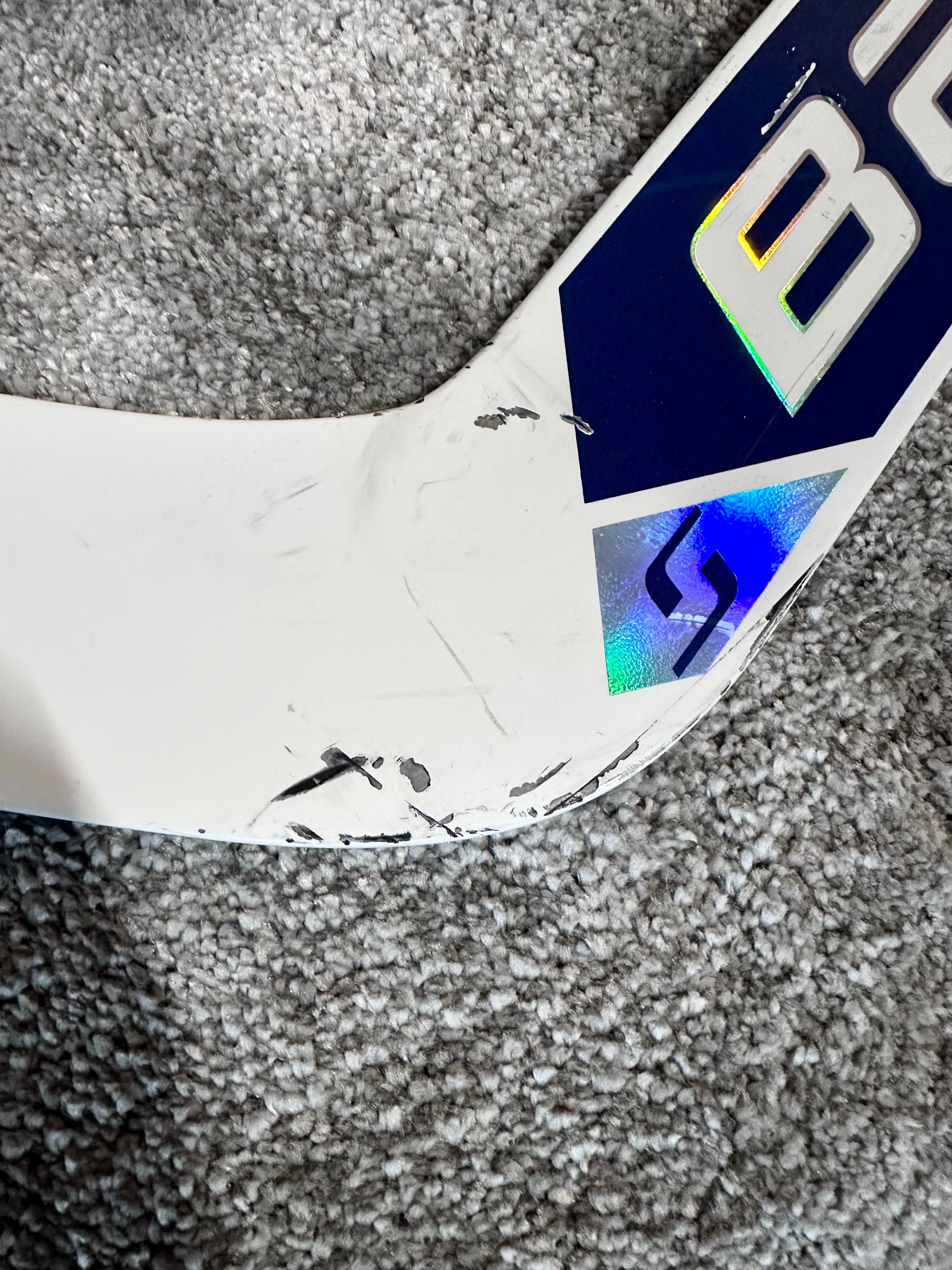 NCAA Bauer Shadow Full Right 24" White Pro Stock Goalie Stick #8