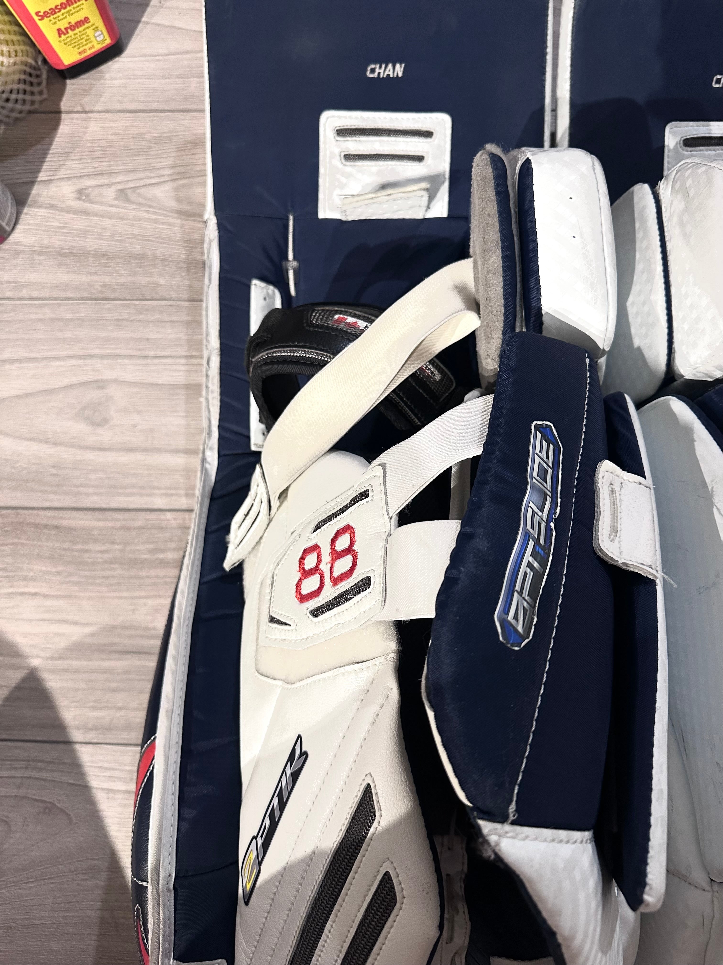 NCAA Brian’s / Vaughn Custom Optik 2 32+1 Full Right Pro Stock Goalie Full Set